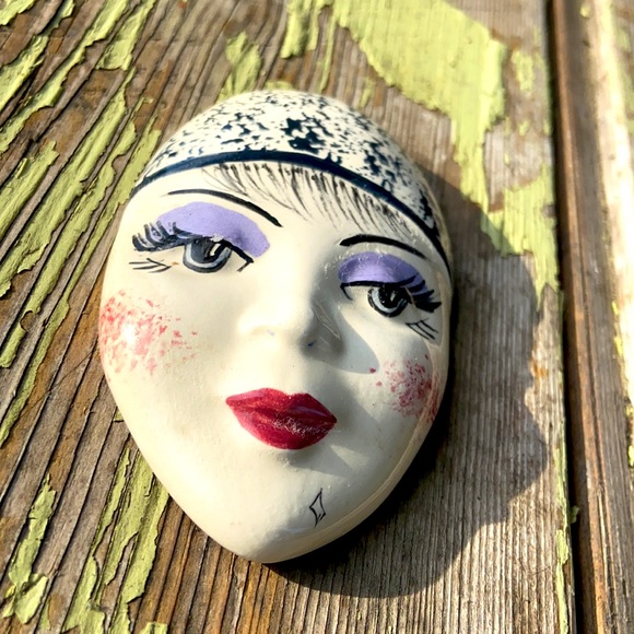 Vintage Large Flapper Porcelain Face Pin Brooch - Picture 3 of 3